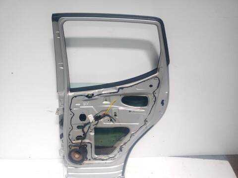 Foto 3ª: Puerta Trasera Derecha Mercedes Clase A 140 170 CDI 168.009) 95CV [OM668942] (1997)
