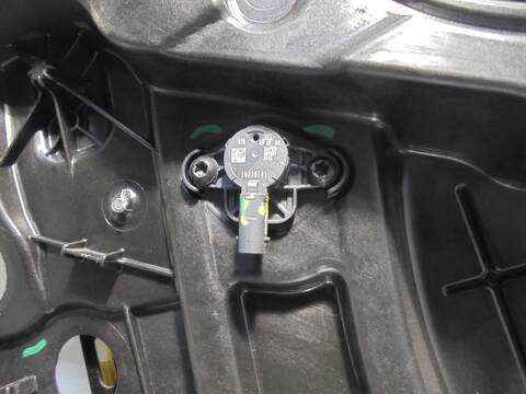 Foto 4ª: Elevalunas Eléctrico Delantero Izquierdo Alfa Romeo Stelvio EXECUTIVE 4WD 209CV 154KW [55271838] (2017)
