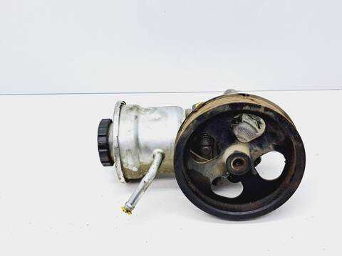 Bomba de Direccion Toyota Avensis 2.2 D-4D CAT BERLINA 150CV 110KW