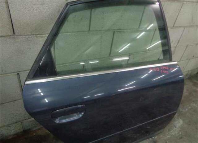 Foto 3ª: Puerta Trasera Derecha Audi A6 1.9 TDI [AVF]
