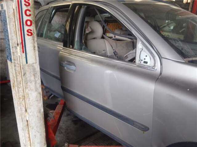 Puerta Delantera Derecha Volvo XC 90 2.4 D5 (7 ASIENTOS) [2.4 LTR. - 120 KW DIESEL CAT]