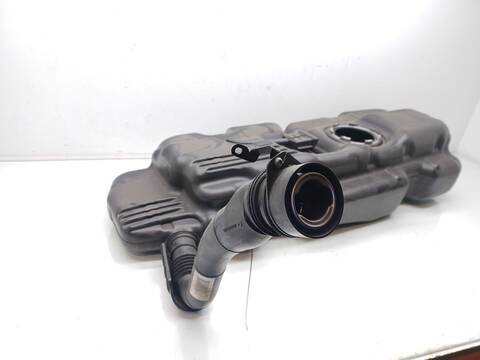 Foto 3ª: Deposito de Combustible Mercedes Vito 114 CDI 447.601 447.603 447.605) 136CV 100KW FURGONETA