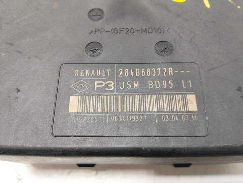 Foto 3ª: Caja Reles Fusibles Renault Megane BOSE EDITION 116CV (2009)