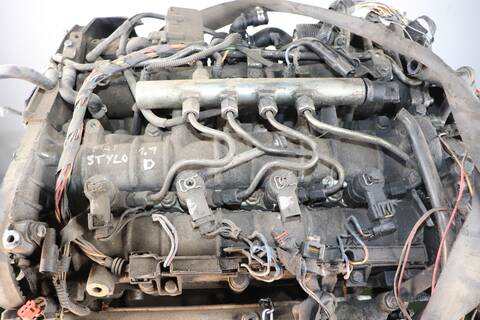 Foto 2ª: Motor Completo Fiat Stilo 1.9 JTD - 1.9 JTD 115 DYNAMIC 116CV 85KW [192A1000] (2001)