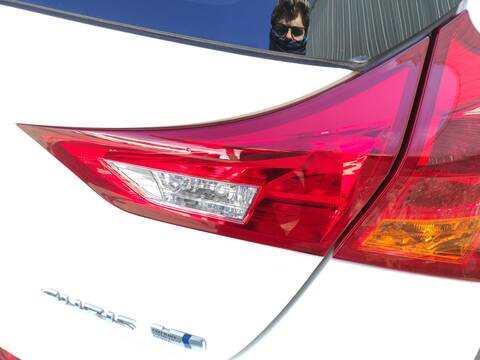 Foto 1ª: Piloto Portón Derecho Toyota Auris 2ZRFXE (2016)