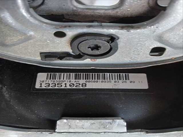Foto 2ª: Volante Opel Astra SPORTIVE 1.6 16V SIDI TURBO 200CV (2011)