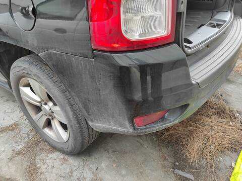 Foto 3ª: Paragolpes Trasero Jeep Compass VERSION INDEFINIDA (2012)