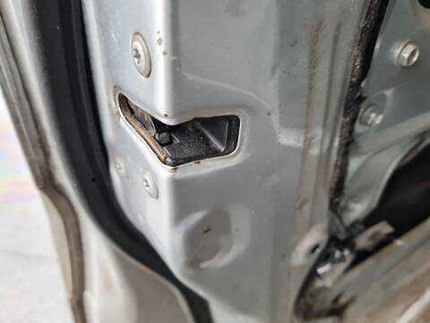 Cerradura Puerta Delantera Izquierda Toyota Rav4 2.0 D-4D EXECUTIVE 4X4 2003 ) 116CV 85KW