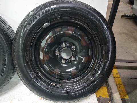 Foto 3ª: Juego LLantas Ford Focus TREND 101CV [HWDA] (2004)