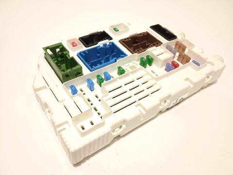 Foto 2ª: Caja Reles Fusibles Peugeot 308 1.6 ALLURE HYBRID 150CV 110KW [5G06] (2022)