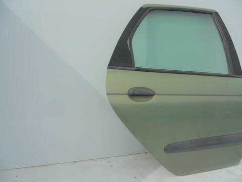 Foto 2ª: Puerta Trasera Derecha Renault Scenic 1.9 DCI AUTHENTIQUE 80CV 59KW JA..) [F9Q Q7] (2002)