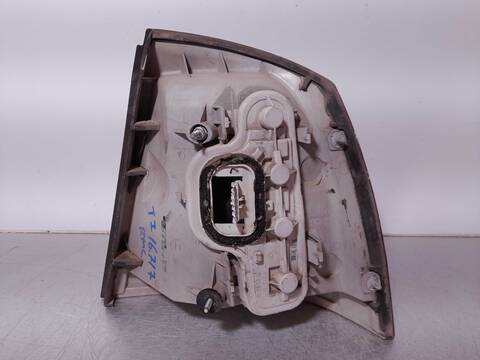 Foto 3ª: Piloto Trasero Izquierdo Opel Astra CLUB BERLINA 84CV 62KW [Z16SE] (2003)