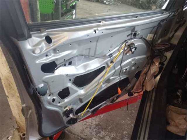 Foto 3ª: Puerta Delantera Izquierda Mercedes Clase E 180 2.9 290 TURBODIESEL (210.017) [2.9 LTR. - 95 KW TURBODIESEL CAT] [OM 602.982]