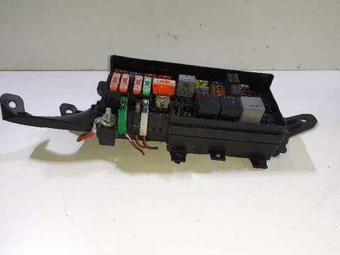 Foto 2ª: Caja Reles Fusibles Mercedes Clase G 230 500 4-MATIC 164.886) 388CV 285KW [M273963] (2006)