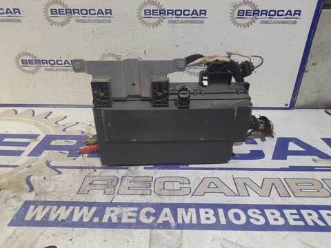 Foto 2ª: Caja Reles Fusibles Jaguar XE 2.0 DIESEL CAT 180CV 132KW (2014)
