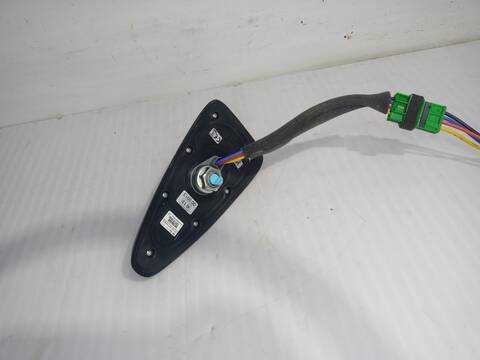 Foto 3ª: Antena Hyundai i20 ESSENCE MILD-HYBRID 100CV 74KW [G3LF, G3LE] (2023)