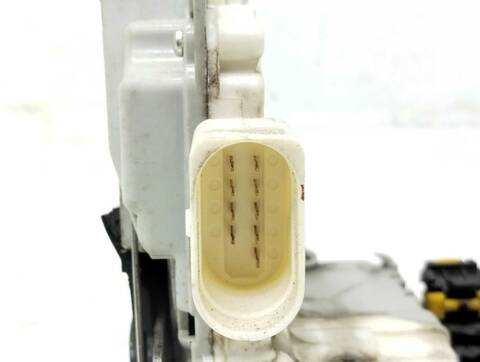 Foto 4ª: Cerradura Puerta Delantera Izquierda Audi A3 1.9 TDI AMBIENTE 105CV 77KW [BLS] (2009)