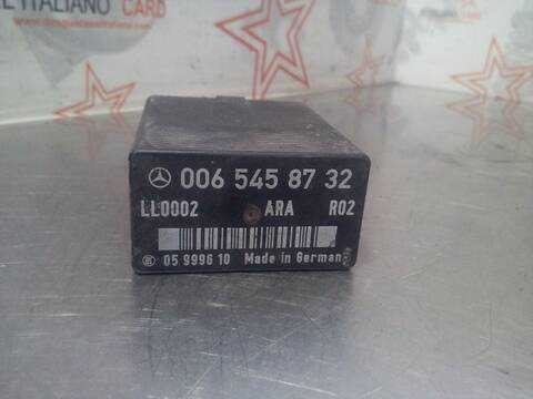 Foto 2ª: Caja Reles Fusibles Mercedes Clase E 180 BERLINA (1984)