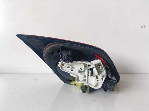 Foto 3ª: Piloto Trasero Derecho Volkswagen Passat ADVANCE BLUEMOTION 140CV