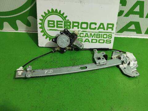 Foto 1ª: Elevalunas Manual Trasero Derecho Kia Carnival 2.9 CRDI CAT 185CV [J3] (2006)