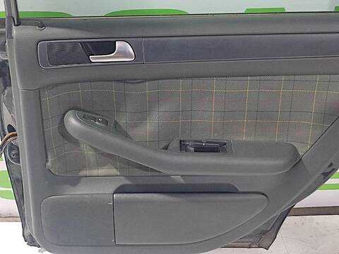 Foto 3ª: Puerta Trasera Derecha Audi A6 2.5 TDI QUATTRO AUT. 180CV [BAU] (2001)