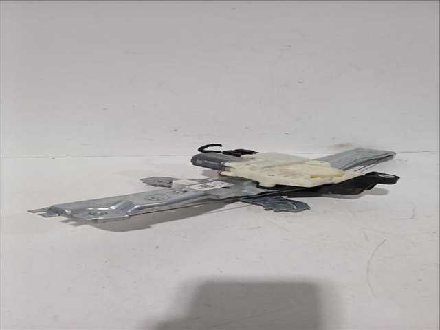 Foto 3ª: Elevalunas Manual Trasero Derecho Nissan Qashqai 1.3 DIG-T 140CV [HR13DDT] (2013)