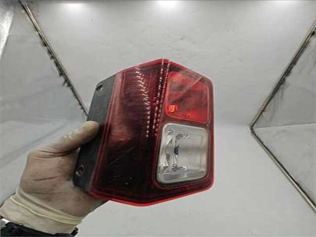 Piloto Trasero Derecho Fiat Talento 1.6 L1H1 1.0T SX (N1) [1.6 LTR. - 70 KW TURBODIESEL ECOJET]