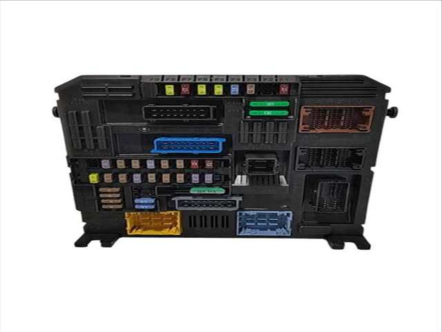 Caja Reles Fusibles Peugeot 208 HYBRID 100 ALLURE