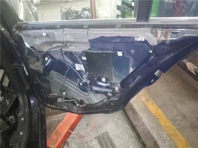 Foto 3ª: Puerta Trasera Derecha Bmw Serie 3 315 2.0 318D [2.0 LTR. - 85 KW DIESEL CAT (1951 CM3)] [M47 D20 (204D1)]