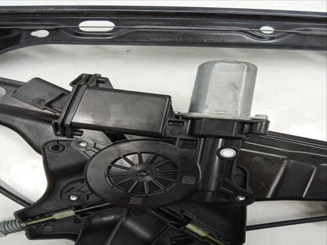 Foto 3ª: Elevalunas Eléctrico Delantero Derecho Opel Astra 1.0 TURBO 68) 105CV 77KW [B 10 XFL,D 10 XFL] (2016)