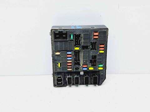 Caja Reles Fusibles Renault Scenic 2.0 16V 140CV 103KW