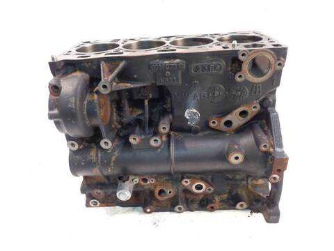 Foto 3ª: Bloque Motor Audi A4 190 CV 140KW [DETA DET] (2018)