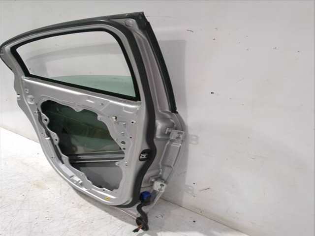 Foto 3ª: Puerta Trasera Izquierda Alfa Romeo Giulietta 1.6 JTDM 940FXD1A) 105CV 77KW [940 A3.000] (2015)