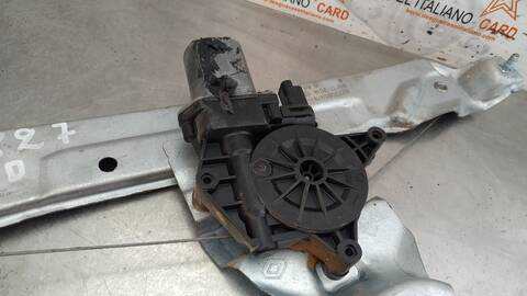 Foto 3ª: Elevalunas Manual Trasero Derecho Dacia Duster ACCESS 114CV 84KW [H4M D7] (2019)