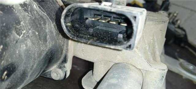 Foto 3ª: Motor Limpia Delantero Mercedes Vito 109 CDI [OM 646.980]