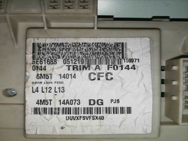 Caja Reles Fusibles Ford Focus G8DA BERLINA