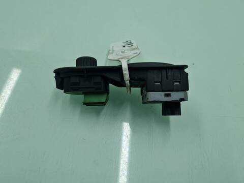 Foto 2ª: Botonera Elevalunas Volkswagen Transporter T5 COMBI FURGONETA [BNZ] (2008)
