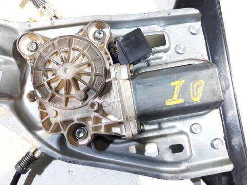 Foto 3ª: Elevalunas Eléctrico Delantero Izquierdo Mercedes Clase C 160 C 220 T CDI LA) 203.208) 150CV 110KW FAMILIAR [OM646963] (2003)