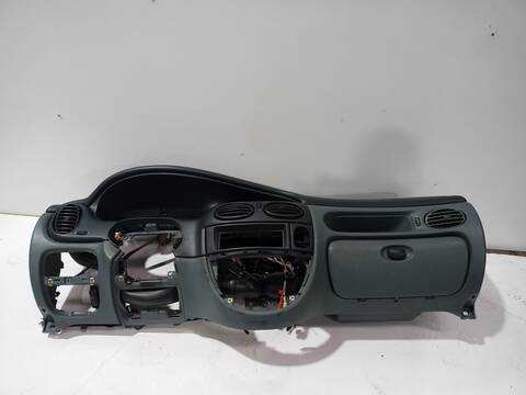 Salpicadero Renault Megane 1.6E ALIZE HATCHBACK BERLINA 90CV 66KW I BERLINA HATCHBACK BA0)
