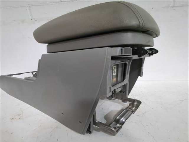 Foto 2ª: Consola Central Kia Carens 2.0 CRDI 140 140CV 103KW [D4EA] (2007)