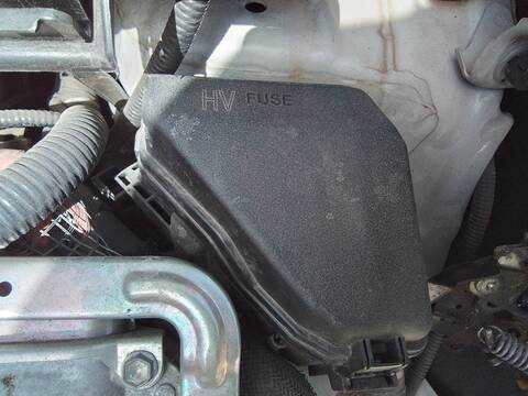 Foto 4ª: Caja Reles Fusibles Toyota Yaris ACTIVE HYBRID 75CV 55KW [1NZFXE] (2013)