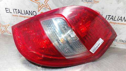 Foto 1ª: Piloto Trasero Derecho Mercedes Clase A 140 A 160 CDI A-EDITION 82CV 60KW [OM640942] (2006)