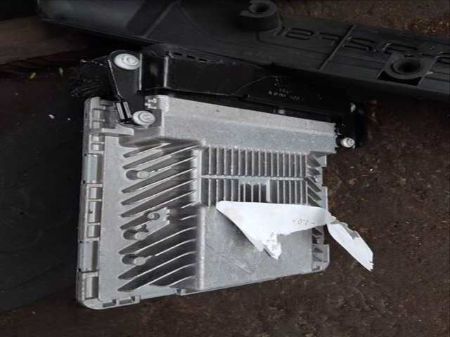 Foto 1ª: Centralita Motor ECU Audi A4 3.2 FSI V6 255 CV 188KW [AUK]