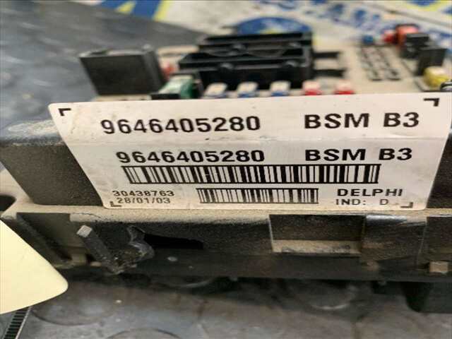 Foto 2ª: Caja Reles Fusibles Peugeot 307 2.0 HDI (2004)