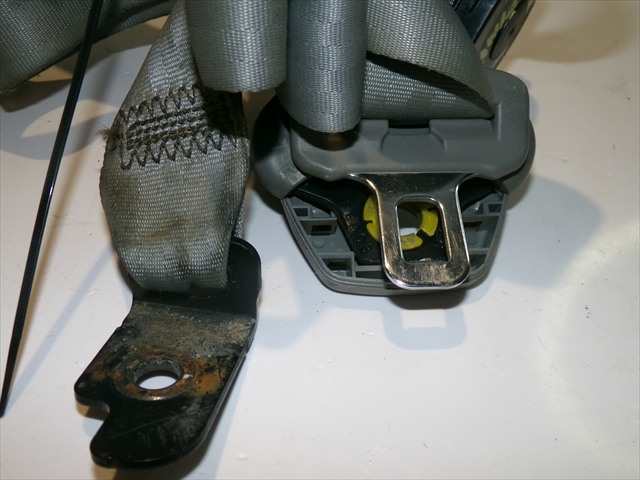 Foto 4ª: Cinturón Trasero Izquierdo Kia Carnival 2.9 CRDI 2001-2006 [J3] (2004)