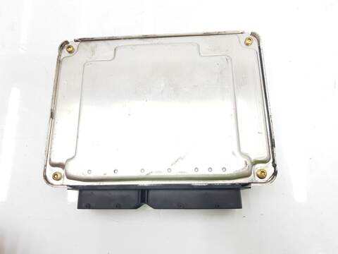 Foto 2ª: Centralita Motor ECU Volkswagen Passat 1.9 TDI 131CV 50KW (1996)