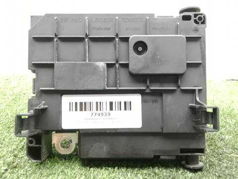 Foto 2ª: Caja Reles Fusibles Citroen C4 1.6 HDI 90 92CV 68KW [9HP] (2011)