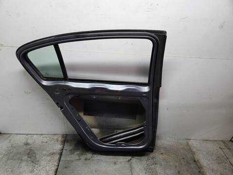 Foto 2ª: Puerta Trasera Izquierda Volkswagen Passat ADVANCE BERLINA 140CV 103KW [BKP] (2006)
