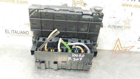 Foto 4ª: Caja Reles Fusibles Peugeot 307 XS 107CV 79KW [RHS] (2003)