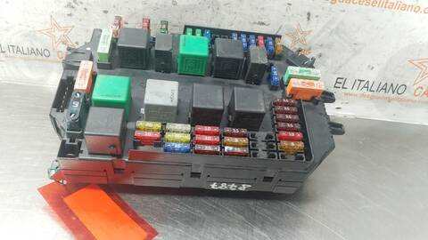 Foto 2ª: Caja Reles Fusibles Mercedes Clase S 220 500 221.071) BERLINA 388CV 285KW [M273961] (2006)